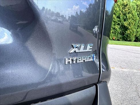 Used 2024 Toyota RAV4 XLE AWD/4WD image 29