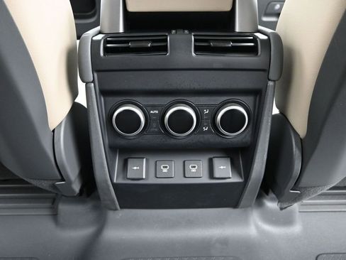 Used 2022 Land Rover Defender 110 SE AWD/4WD image 20