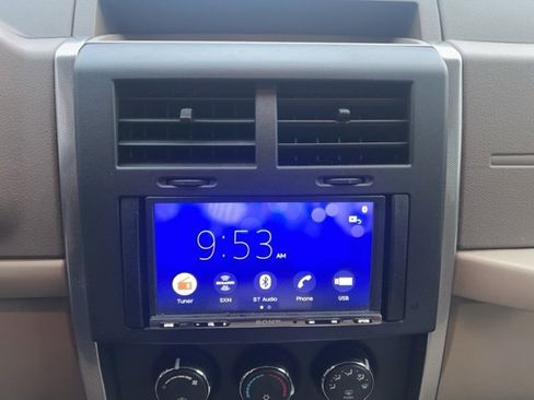 Used 2009 Jeep Liberty Sport image 22