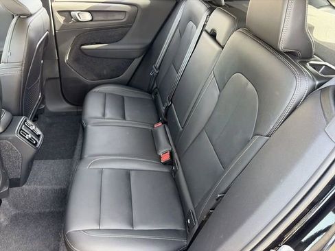 Certified 2025 Volvo XC40 B5 Plus w/ Protection Package Premier AWD/4WD image 18