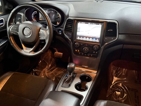 Used 2017 Jeep Grand Cherokee Altitude RWD image 42