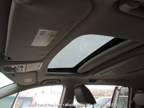 Used 2015 Honda Odyssey Touring Elite image 9