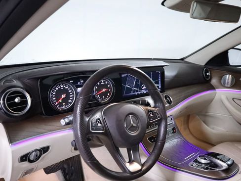 Certified 2018 Mercedes-Benz E 400 4MATIC Sedan image 32