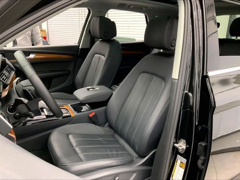 Used 2023 Audi Q5 2.0T Premium w/ Convenience Package AWD/4WD image 17