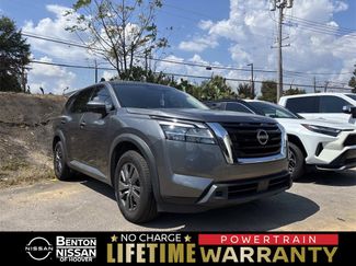 Used 2022 Nissan Pathfinder S image 1