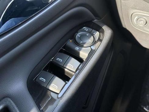 Used 2022 Chevrolet Equinox Premier AWD/4WD image 18