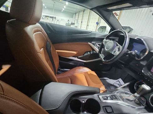 Used 2016 Chevrolet Camaro LT image 13