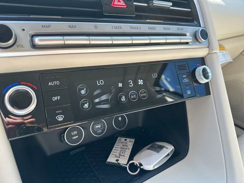 New 2026 Genesis G70 2.5T Prestige image 9