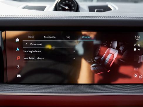 Used 2024 Porsche Cayenne Coupe image 74