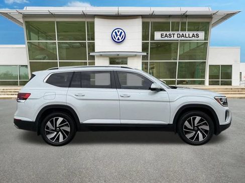 Used 2026 Volkswagen Atlas SEL AWD/4WD image 2