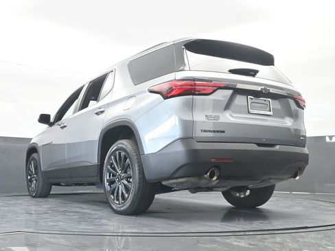 Used 2023 Chevrolet Traverse RS image 67