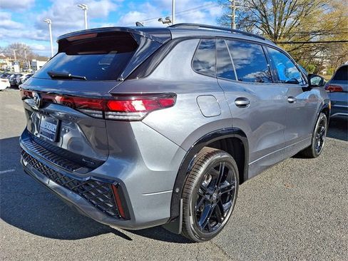 New 2026 Volkswagen Tiguan SE R-Line image 4