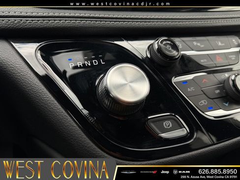Used 2026 Chrysler Pacifica Limited w/ S Appearance Package FWD image 18