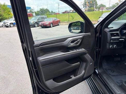 Used 2024 GMC Yukon AT4 w/ Technology Package AWD/4WD image 15