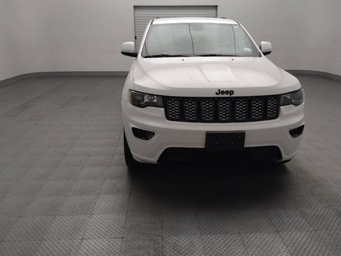 Used 2020 Jeep Grand Cherokee Altitude RWD image 14