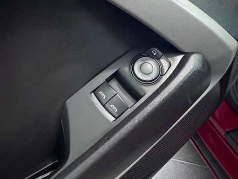 Used 2021 Chevrolet Camaro LT w/ Technology Package image 21