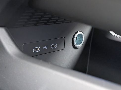 Certified 2024 Porsche Macan 4 Electric image 19