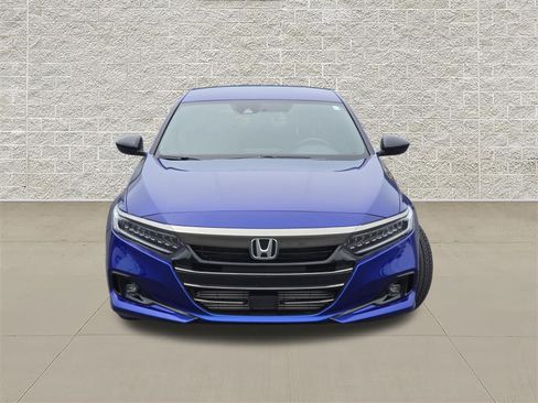 Used 2022 Honda Accord Sport image 2