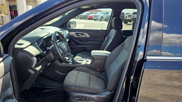 Used 2023 Chevrolet Traverse LT FWD image 9