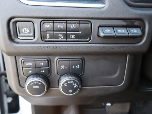Used 2024 Chevrolet Tahoe High Country AWD/4WD image 22