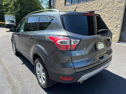 Used 2017 Ford Escape SE w/ Equipment Group 201A FWD image 10