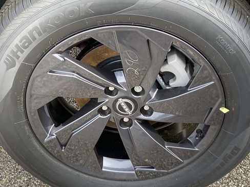 New 2026 Nissan Rogue SV w/ Cold Weather Package AWD/4WD image 6