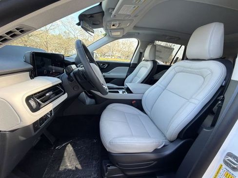 New 2026 Lincoln Aviator Reserve image 11