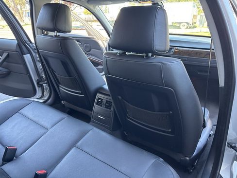 Used 2006 BMW 325i Sedan RWD image 31