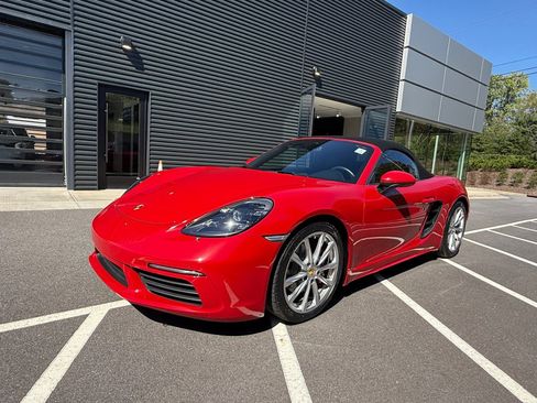 Certified 2018 Porsche 718 Boxster S image 1