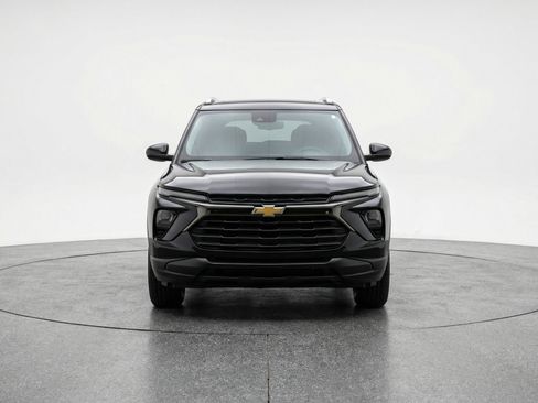 Used 2025 Chevrolet TrailBlazer LT image 2