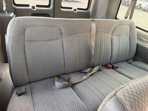 Used 2007 GMC Savana 3500 Extended Passenger w/ LT Preferred Equipment Group RWD image 24