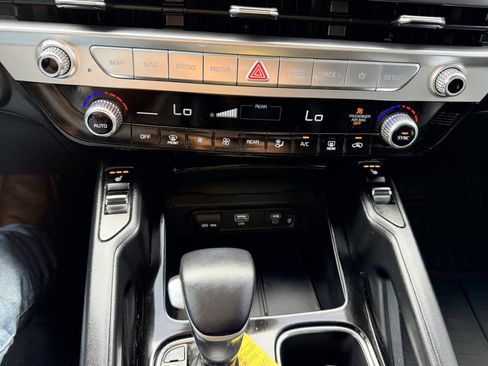 Used 2023 Kia Telluride S w/ S Sunroof Package FWD image 26