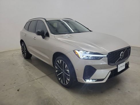 New 2026 Volvo XC60 B5 Ultra w/ Protection Package Premier AWD/4WD image 4