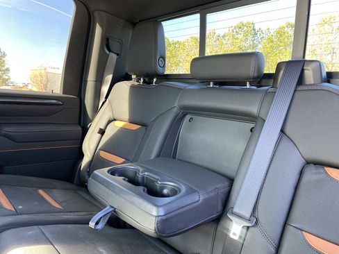 Used 2025 GMC Sierra 2500 AT4 w/ AT4 Premium Plus Package image 18