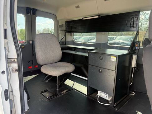 Used 2019 Ford Transit 150 XLT RWD image 9