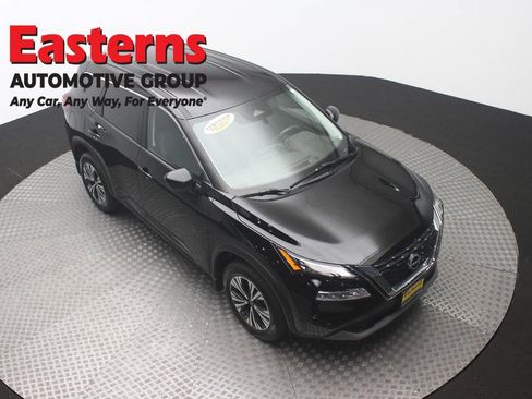 Used 2023 Nissan Rogue SV AWD/4WD image 3