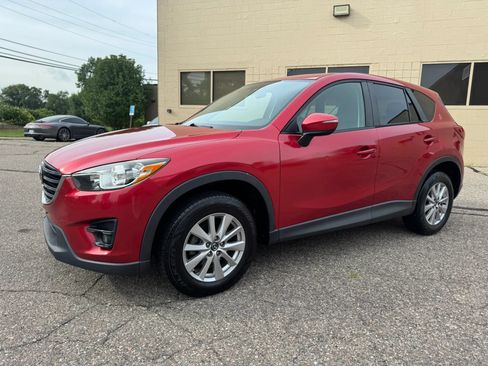 Used 2016 MAZDA CX-5 Touring w/ Bose/Moonroof Package FWD image 4