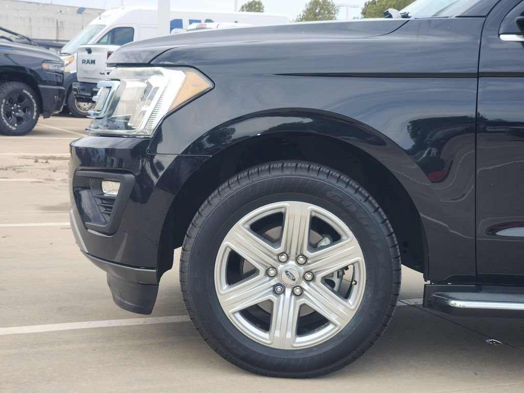Used 2020 Ford Expedition XLT w/ Equipment Group 202A AWD/4WD image 9