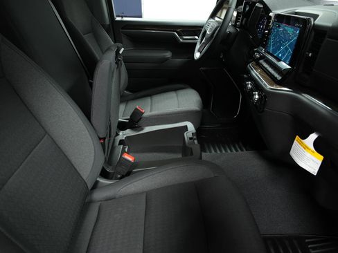 New 2026 GMC Sierra 1500 Elevation image 17