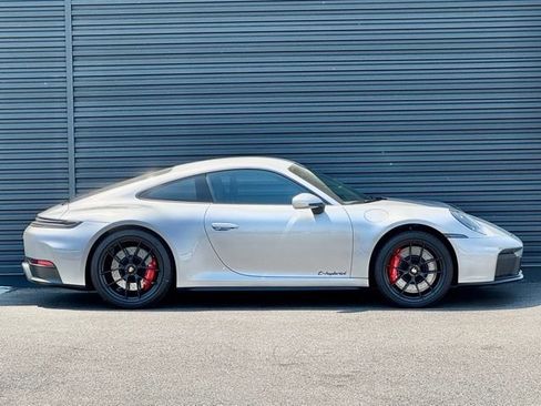 Used 2025 Porsche 911 Carrera 4 GTS AWD/4WD image 8