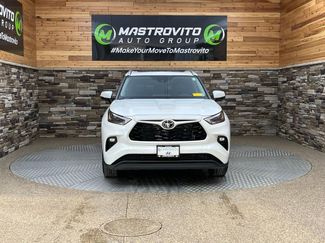 Used 2023 Toyota Highlander XLE AWD/4WD video 3