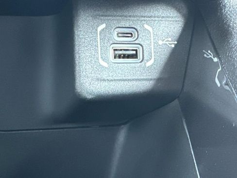 New 2025 Jeep Compass Latitude image 25