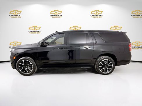 Used 2023 Chevrolet Suburban RST AWD/4WD image 4