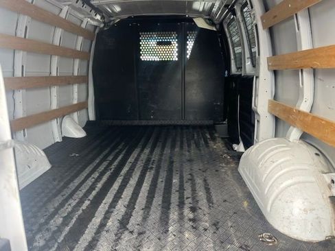 Used 2021 GMC Savana 2500 w/ Driver Convenience Package image 3