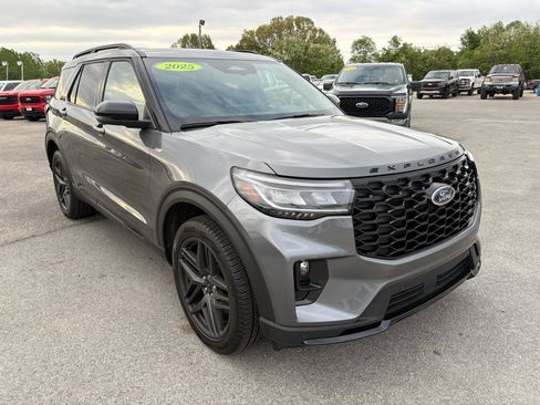Used 2025 Ford Explorer ST-Line w/ Premium Package image 1