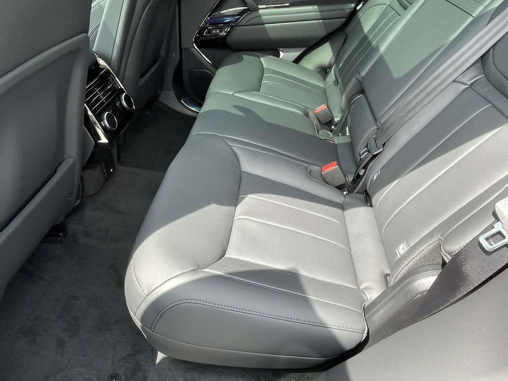 New 2026 Land Rover Range Rover Sport Dynamic SE AWD/4WD image 16