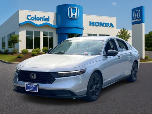 Used 2025 Honda Accord SE image 2