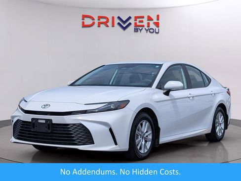 Used 2025 Toyota Camry LE w/ Convenience Package AWD/4WD image 1