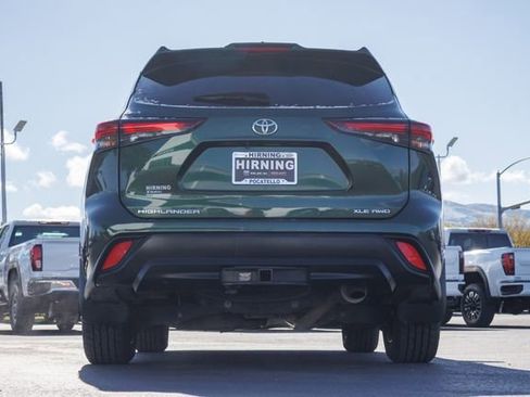 Used 2024 Toyota Highlander XLE AWD/4WD image 36