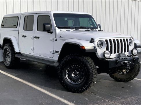 Used 2021 Jeep Gladiator Sport image 29